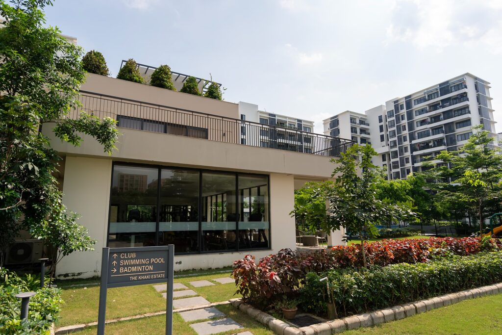 IPS Khaki Estate